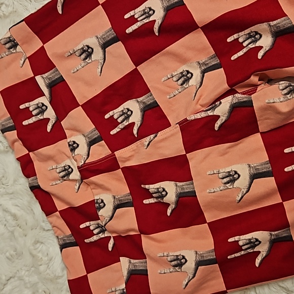 LULAROE rock and roll themed leggings OS NWOT horns up music fan - Picture 4 of 4